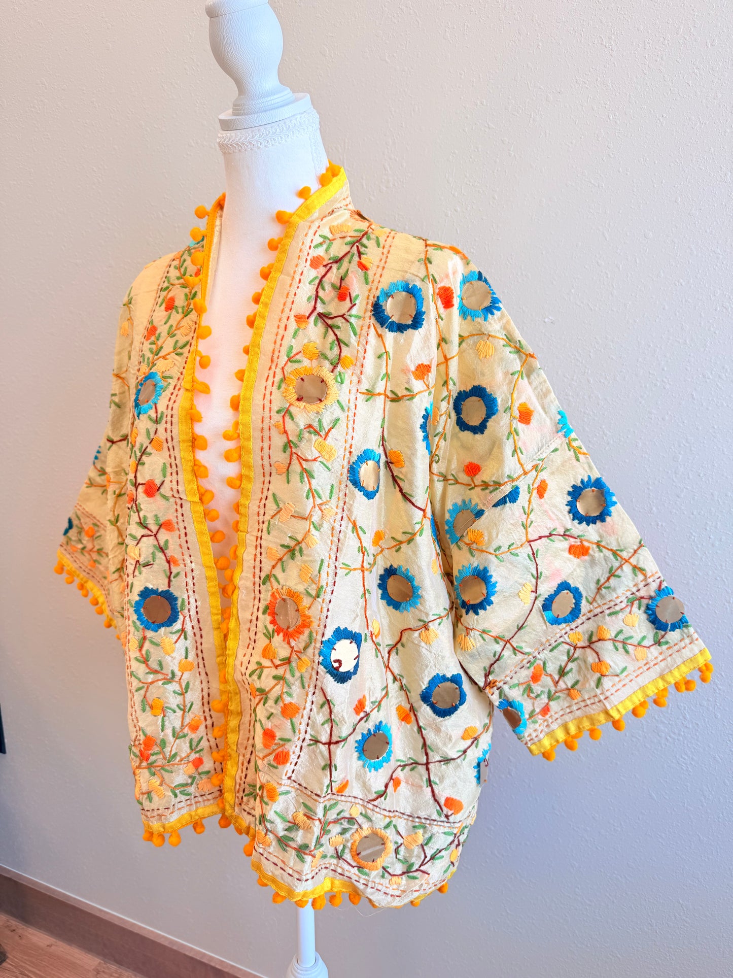 Yellow Daisy Bloom Cropped Kimono